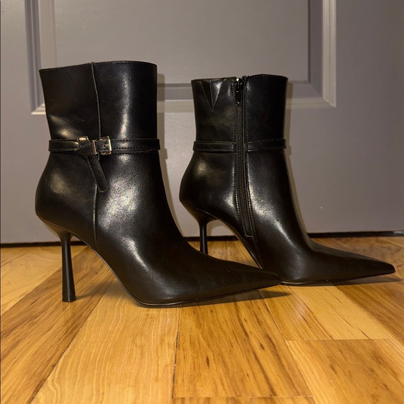 Steve Madden Shoes - Steve Madden Carolina Ankle Boots Black Leather Pointed Toe Stiletto Heel Bootie